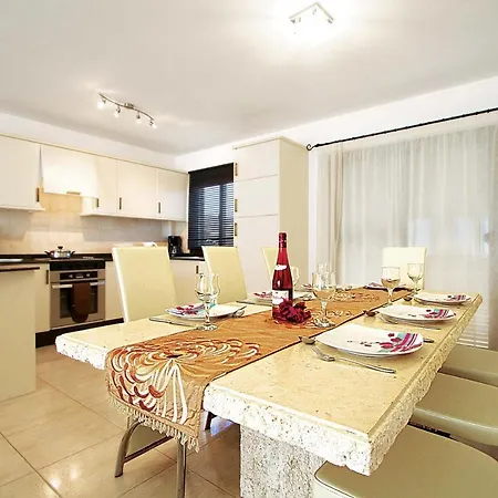 别墅 Playa Blanca Sleeps 7 Wifi 普拉亚布兰卡
